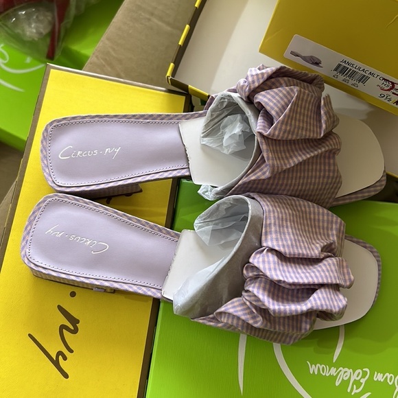 sam edelman flat sandals